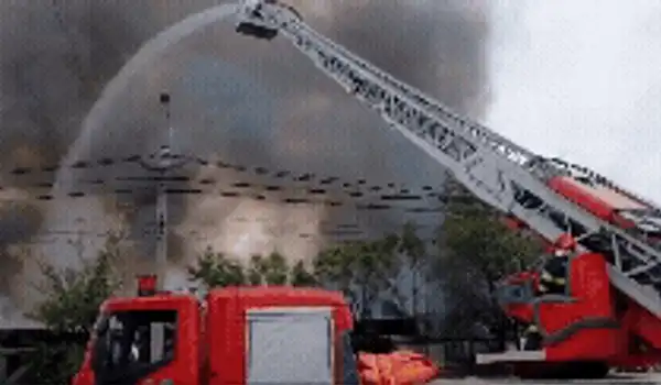 incendiu rafinaria lukoil gif