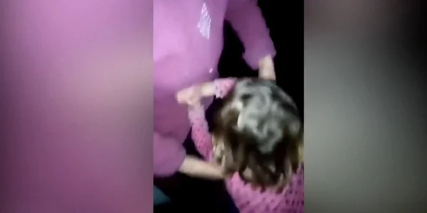 fetita batuta de mama Gohor Galati