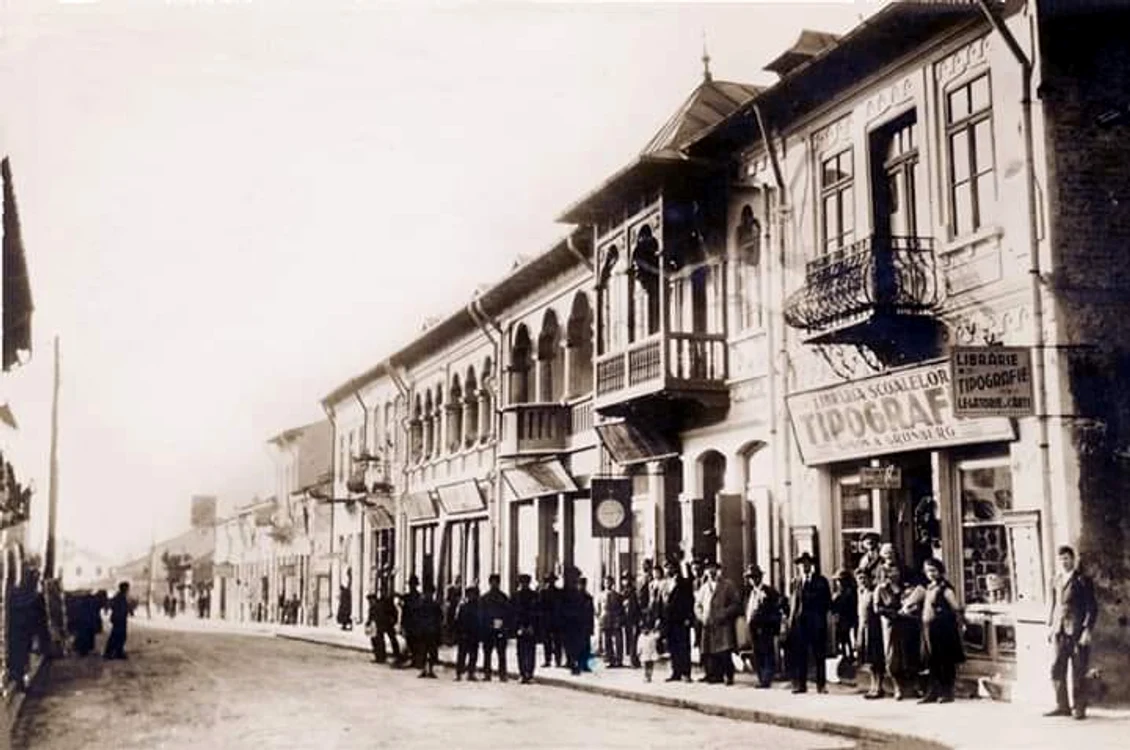 Strada Franceză pe când se numea „„Ulița Ișclicarilor”. Foto: Facebook/Casa Filipescu Cesianu