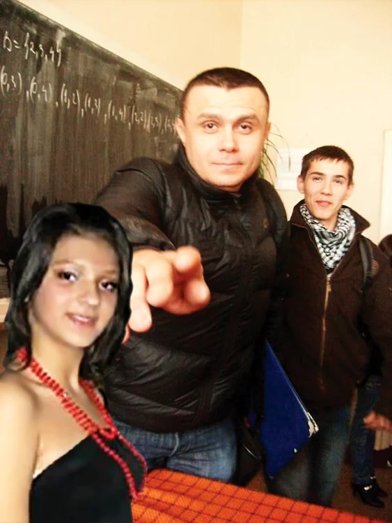 
    Profesorul de la  Colegiul Naţional  “Avram Iancu” din  Brad are un limbaj obscen şi vulgar  