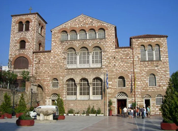 
    Biserica unde se află moaştele sfântului Dimitrie izvorâtorul de mir pomenit la data de 26 octombrie în Calendarul ortodoxcreştinortodox.ro  