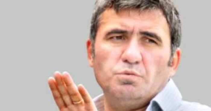 FOTBAL: Hagi îl atacă pe Gigi: "Să-i vedeţi dosarul!"