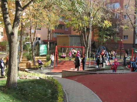 Parc de joacă în cartierul Dâmboviţa din Timişoara FOTO Ştefan Both