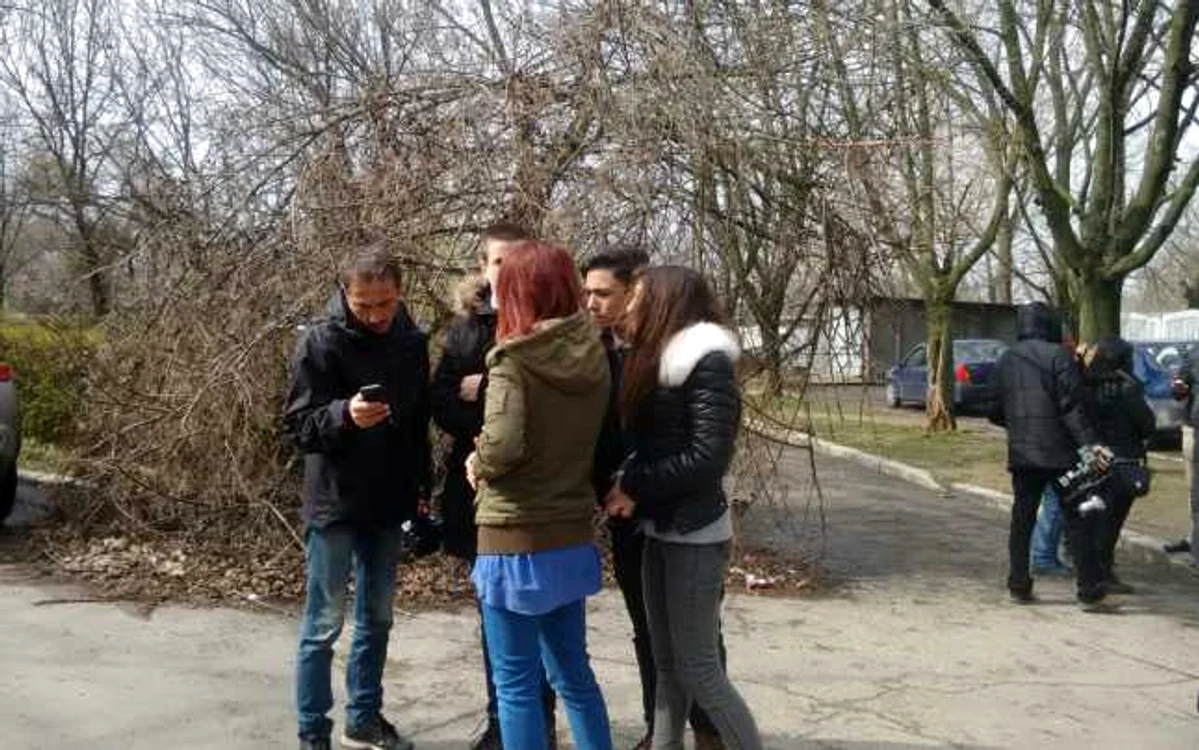 Elevii refuză să mai intre la ore din cauza colegului pe care-l acuză că este violent FOTO Oana Cernat