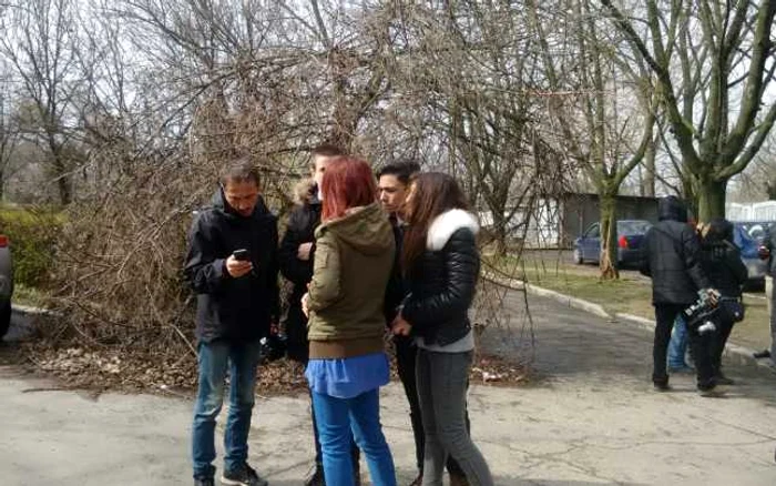 Elevii refuză să mai intre la ore din cauza colegului pe care-l acuză că este violent FOTO Oana Cernat