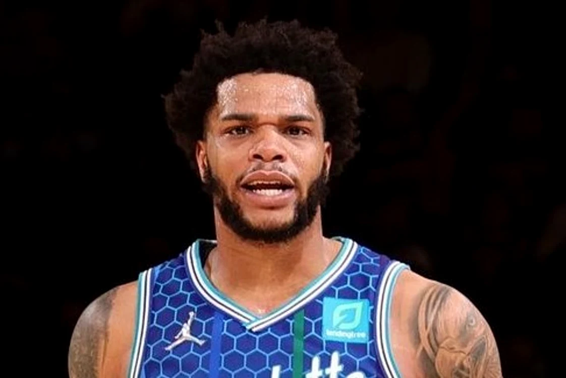 El este starul NBA, acuzat că și-a abuzat iubita și copiii