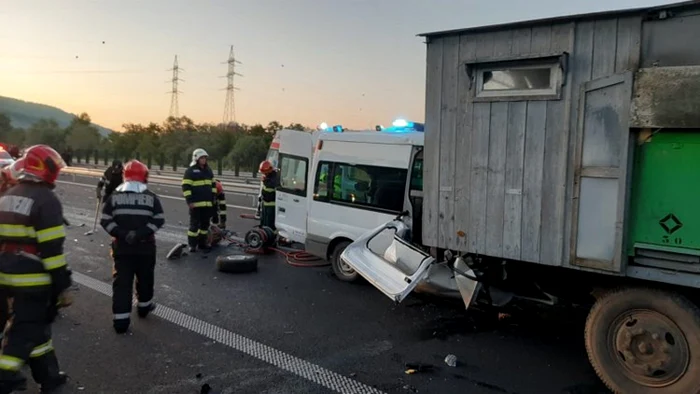  Accident cumplit pe autostrada A1 Lugoj - Deva. O tânără a murit