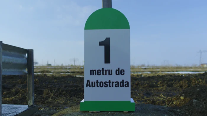 Autostrada de un metru, inaugurată în semn de protest faţă de starea infrastructurii din România