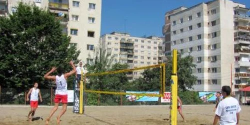 Competiţia de volie pe nisip de la Zalău începe mâine, la ora 10.00