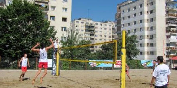 Competiţia de volie pe nisip de la Zalău începe mâine, la ora 10.00