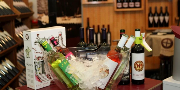 Cei mai iscusiţi viticultori din ţară participă la festivalul Provino de la Iaşi