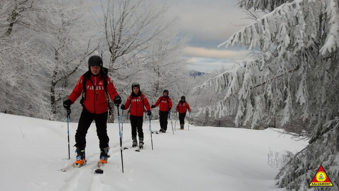 Salvamontiştii se pregătesc în Munţii Vrancea FOTO: Salvamont Vrancea