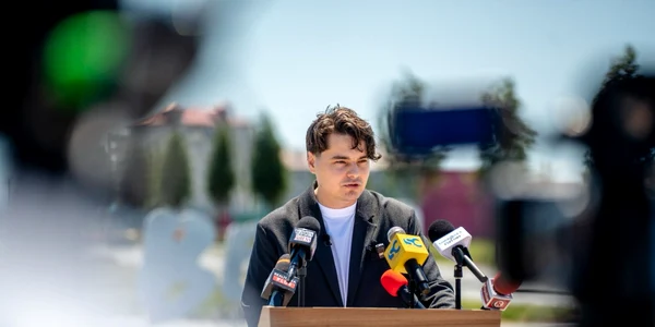 Selly lansează VALIZA RO, agenție de turism pentru Generația Z jpeg