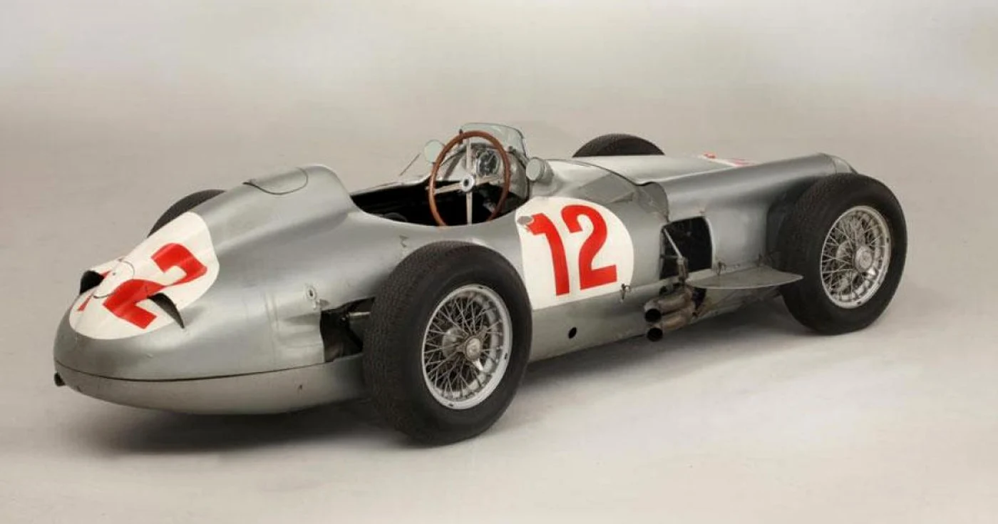 FOTO www.autoweek.com