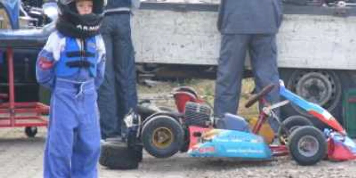 Alba Iulia: Aproape 40 de concurenţi şi-au disputat „Cupa Alba Iulia“ la karting