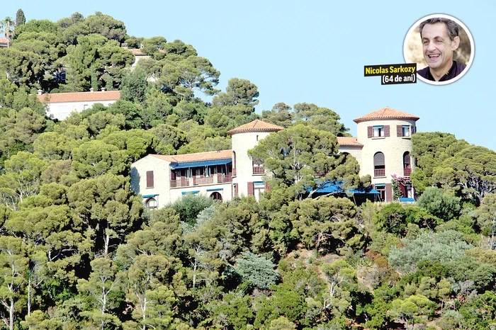 
    Conacul are ieşire  la Oceanul Atlantic   