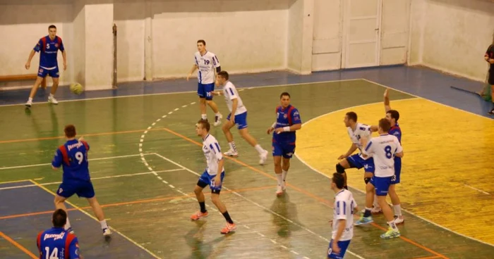 Handbaliştii vasluieni au obţinut o victorie de moral