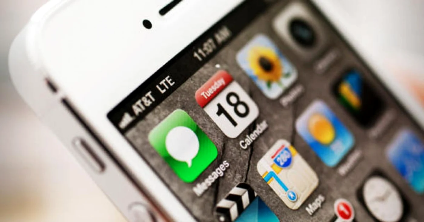 Actuala interfaţă de pe iPhone s-a schimbat prea puţin de când a fost lansată. FOTO CNet