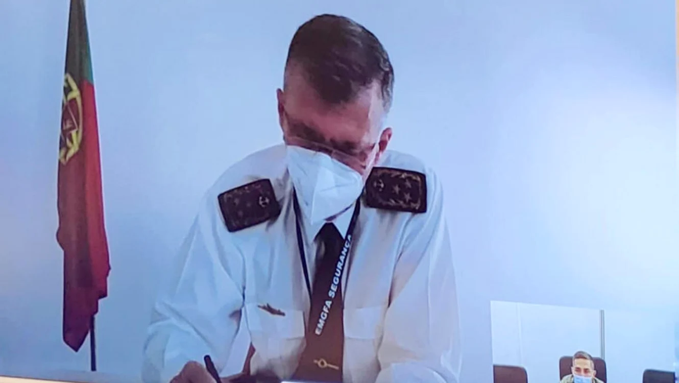
    Medicul militar Valeriu Gheorghiță a avut o discuție prin videoconferință cu omologul său portughez  