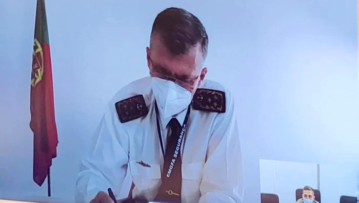 
    Medicul militar Valeriu Gheorghiță a avut o discuție prin videoconferință cu omologul său portughez  