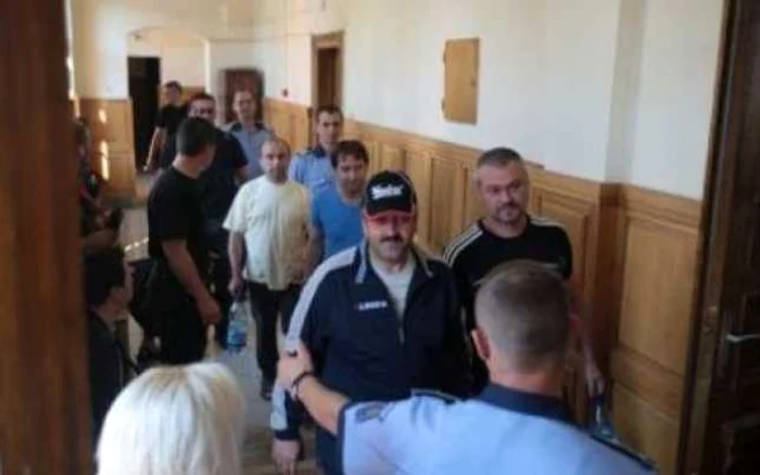 23 de persoane sunt judecate în acest dosar