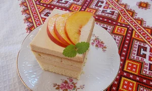 prajitura cu mousse de piersici jpeg