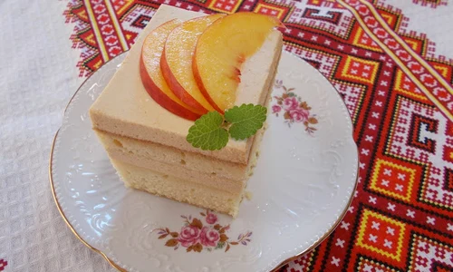 prajitura cu mousse de piersici jpeg