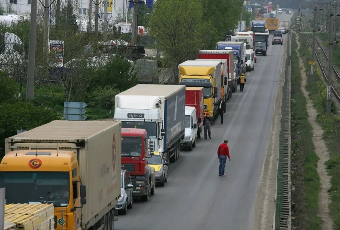 Traficul greu de pe șoseaua de centură a Capitalei se va muta în centrul orașului joi, când e programat protestul