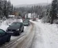 Aglomeraţie de sărbători spre pârtiile închise de la Transalpina Ski Resort - Vâlcea Foto Nicu Popovici