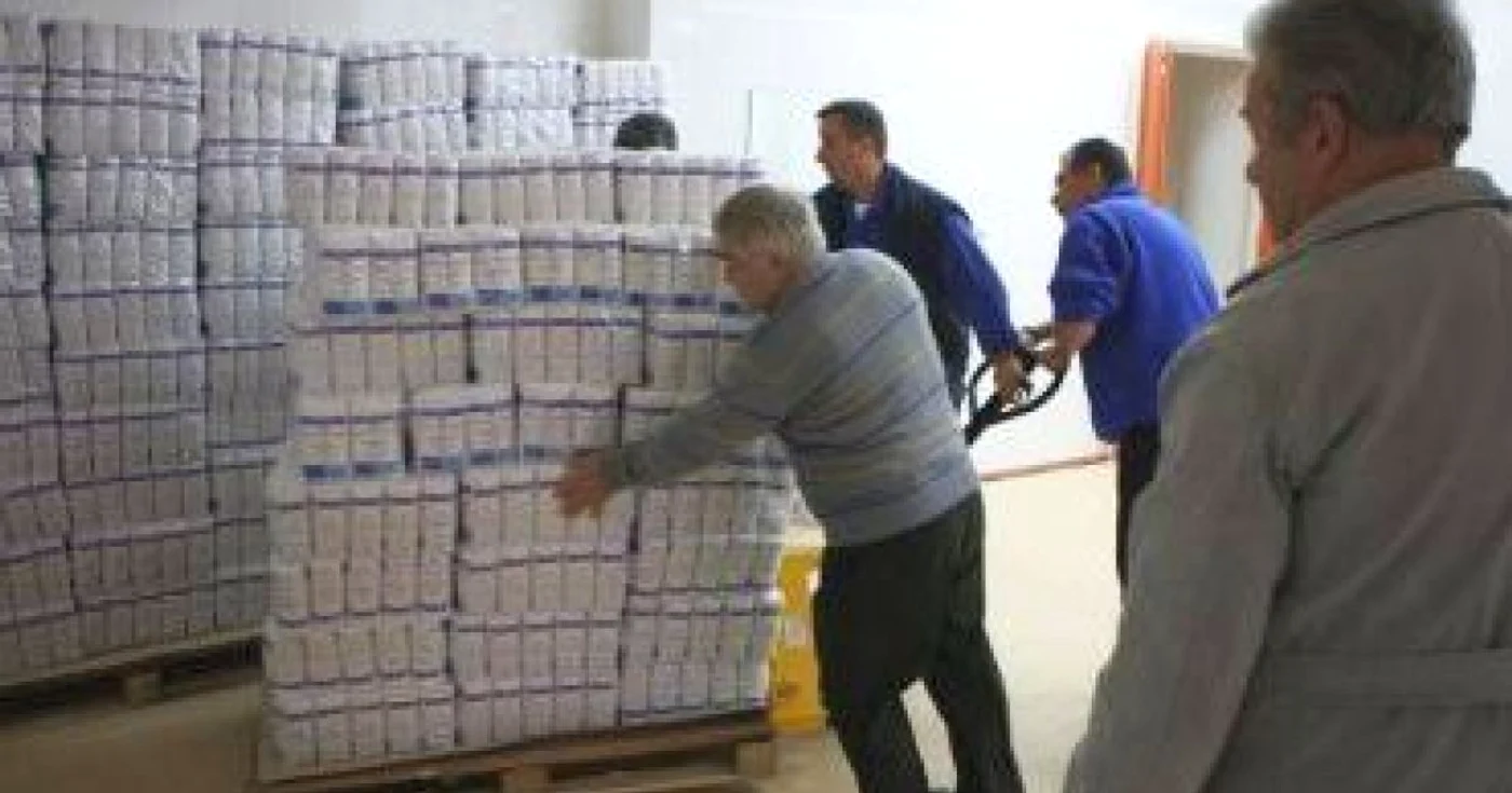 Hunedoara: Peste 5.000 de localnici din Hunedoara sunt aşteptaţi la ajutoarele alimentare