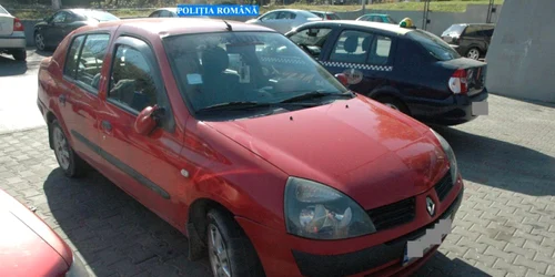 Un şofer băut a spulberat cu maşina trei pietoni. Accidentul a fost suprins de camerele video din centrul oraşului