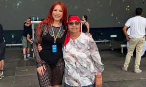 Elena Gheorghe a cântat alături de Tanti Mioara de la Vărbilău, pe scena Electric Castle de la Bonțida foto: arhiva personală 