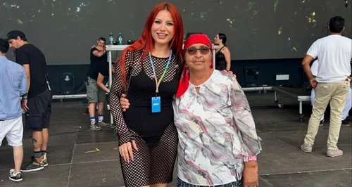 Elena Gheorghe a cântat alături de Tanti Mioara de la Vărbilău, pe scena Electric Castle de la Bonțida foto: arhiva personală 