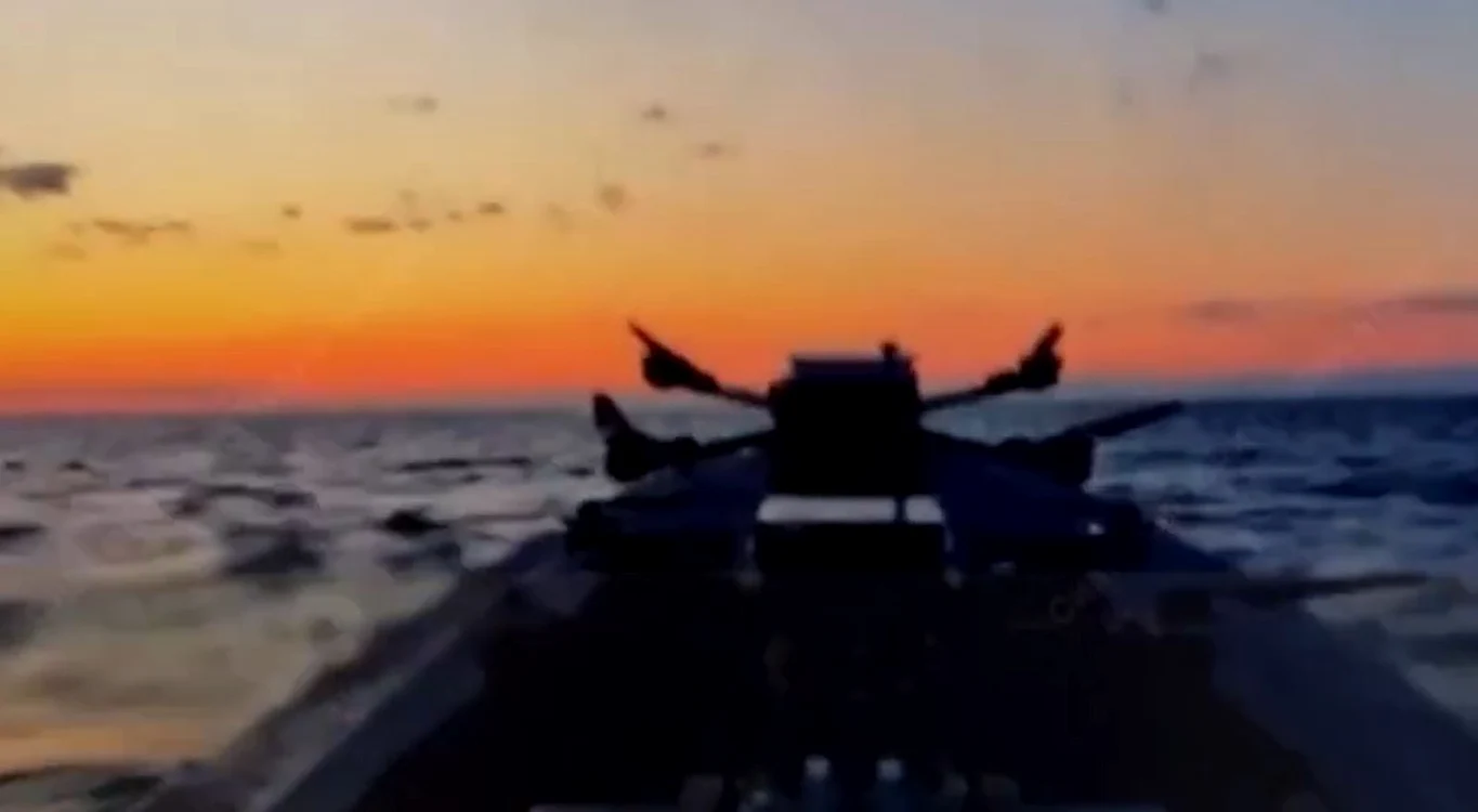 Dronele au fost lansate de pe o dronă navală FOTO  X/@bayraktar_1love