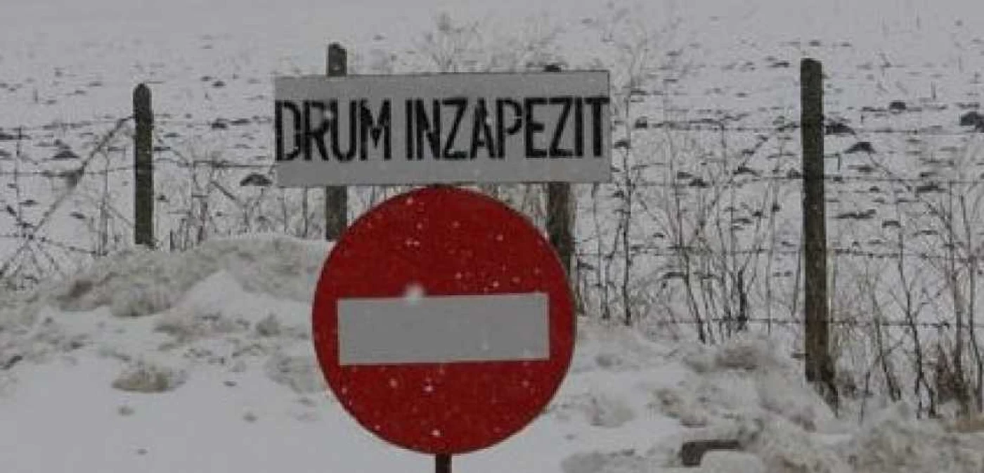 Câteva drumuri comunale din Argeş sunt  impracticabile din cauza zăpezii     FOTO: Arhiva Adevărul