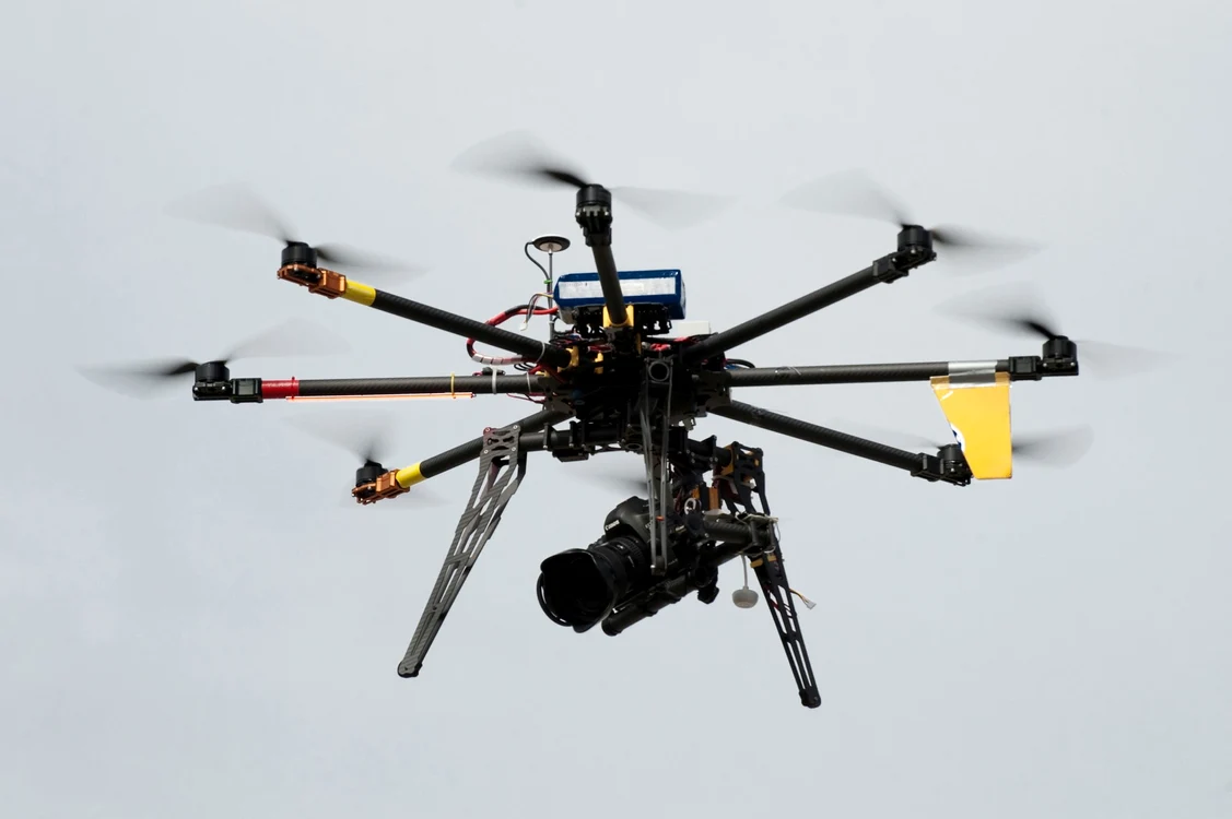 
    Dronele au devenit un real pericol pentru avioanefoto: Hepta  