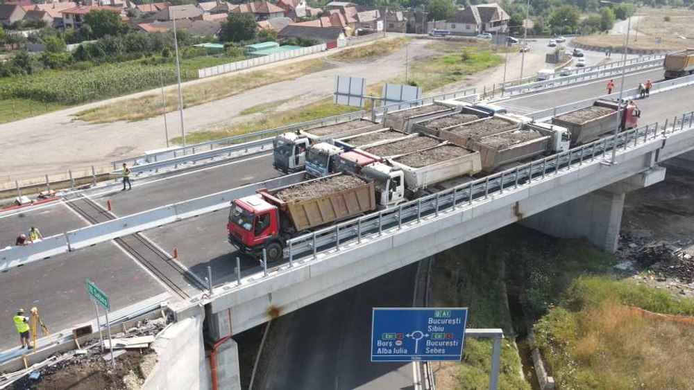 Autostrada A10 închisă pe un fir, în zona Aiud. Sens de circulație blocat patru zile pentru teste la podul peste Mureș