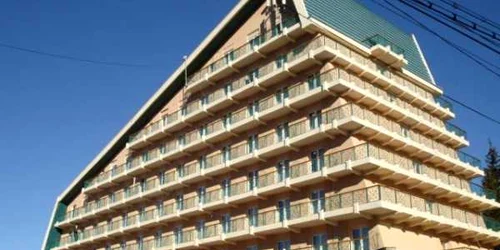 Proprietarii hotelurilor sunt oameni cu afaceri în alte domenii decât cel al turismului