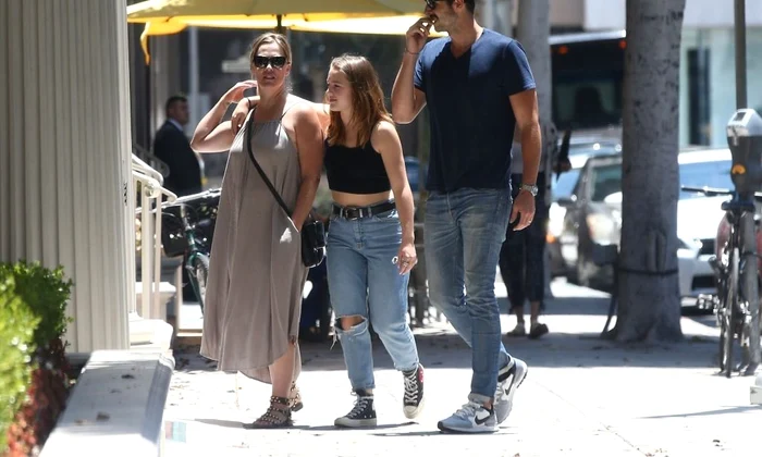 *EXCLUSIVE* Jennie Garth and husband wrap up a lunch with daughter Lola jpeg