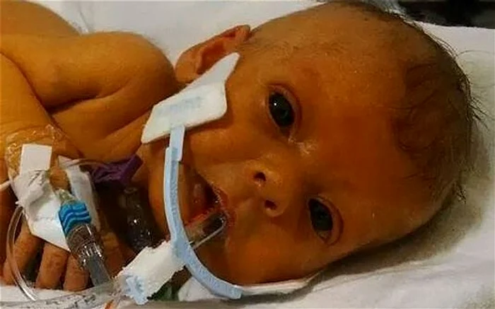 
    Imaginea postată de Nathan cu fiica lui  