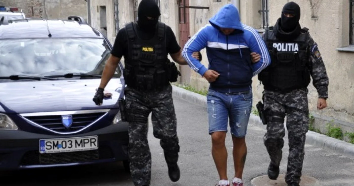 Azi dimineaţă băimăreanul a fost adus la audieri la Parchetul de pe lângă Tribunalul Satu Mare. FOTO. Vocea Transilvaniei