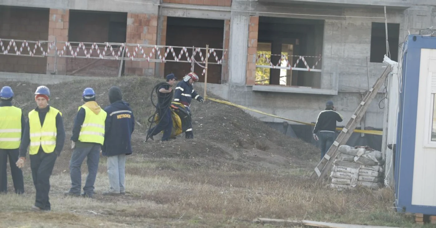 Muncitorul a murit sub dărâmături