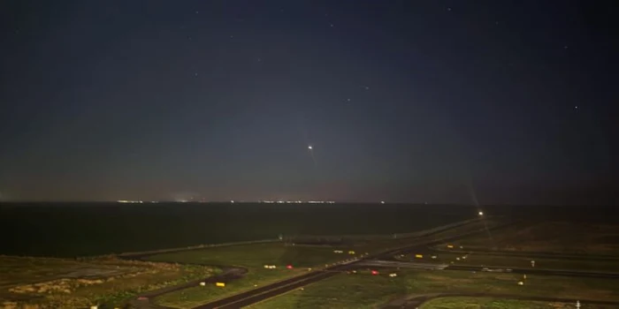 Obiectul necunoscut a stat nemişcat pe cer timp de o oră. Foto: captură video
