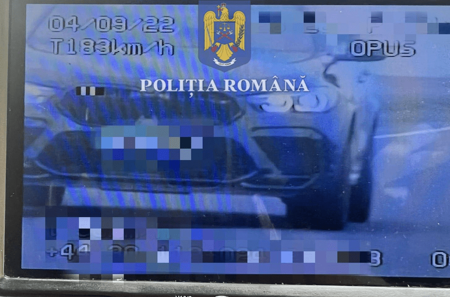 Șofer prins conducând pe DN 65 cu 183 km/h. De ce a fugit bărbatul de polițiștii care l-au oprit