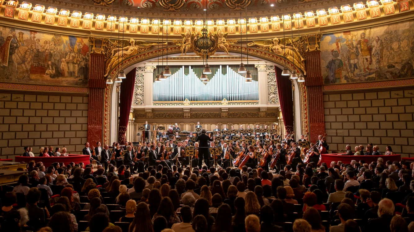 Muzica, la picioarele lui Sergiu Celibidache