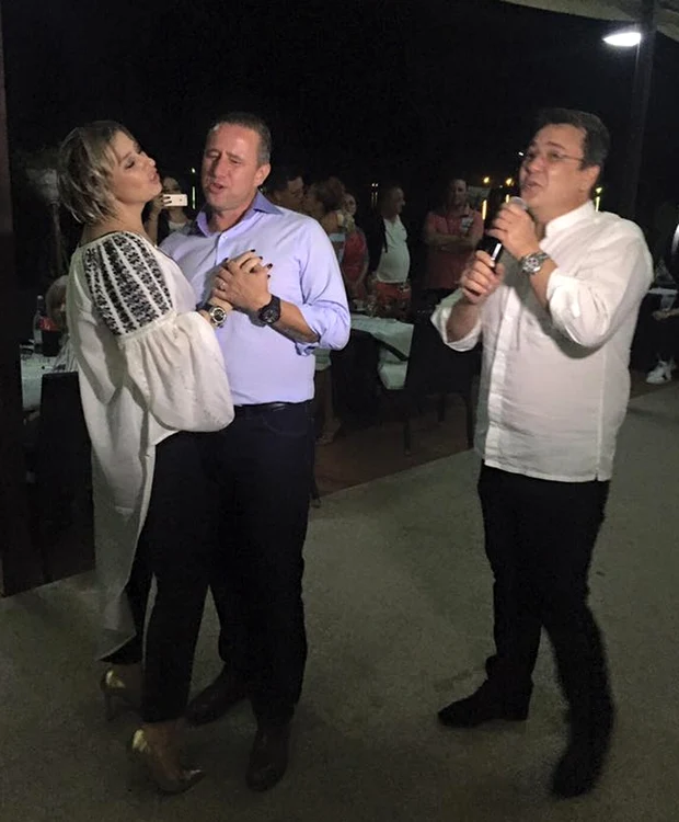Anamaria Prodan (42 de ani) și Laurențiu Reghecampf (40 de ani) au dansat ca la nuntă