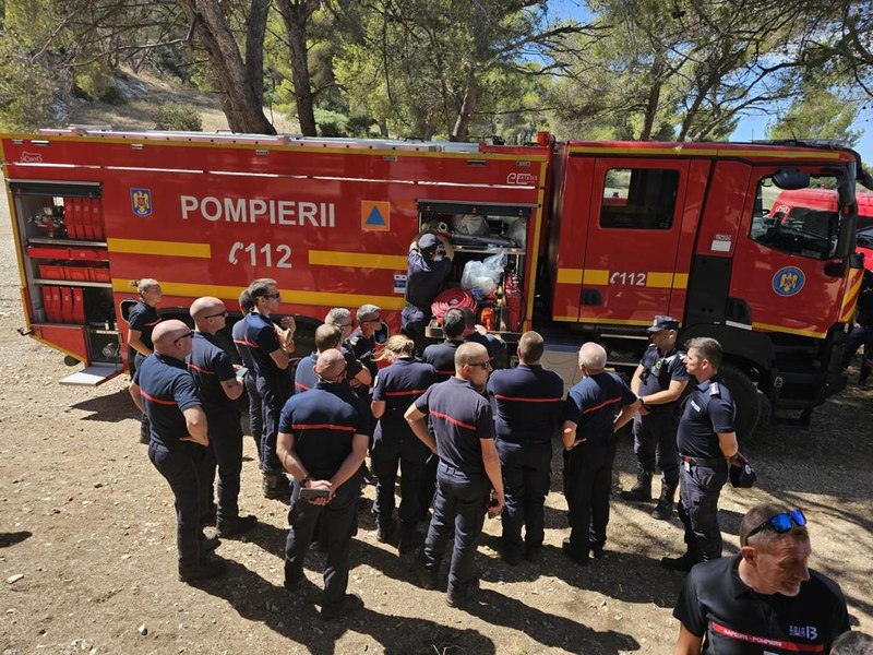 Pompierii români pre-poziționați în Franța, solicitați să intervină pentru stingerea a două incendii de pădure FOTO VIDEO