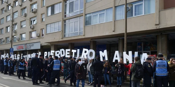 Protestatari la Congresul PSD la Săla Palatului în 10 martie 2018 FOTO Mediafax / Alexandra Pandrea