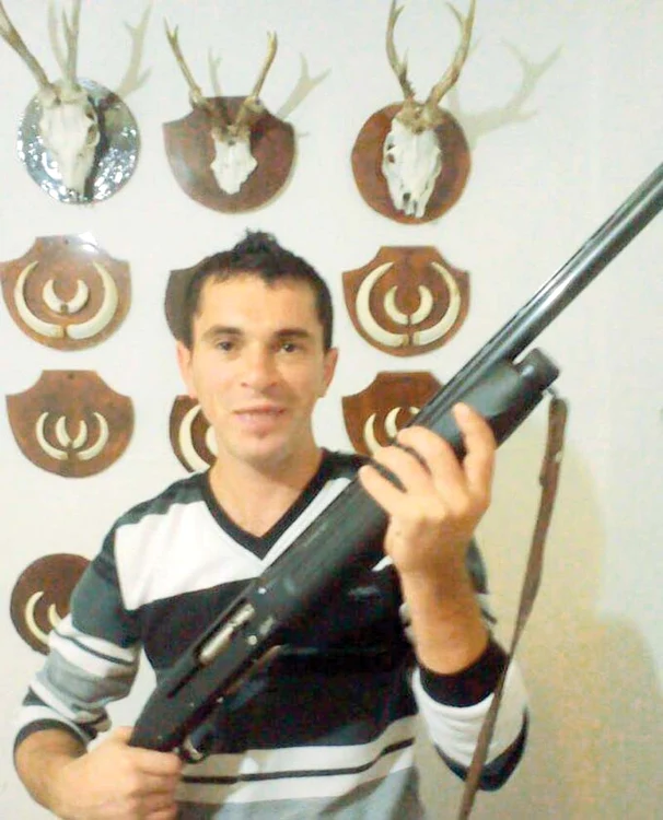 
    Crima a avut loc  în casa tatălui lui  † Costel Ţiripan  