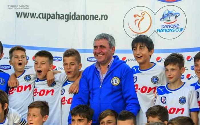 Gheorghe Hagi, alături de noua generaţie de regi FOTO Arhivă